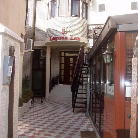 Garni Hotel Laguna Lux Ni Eksteriør billede